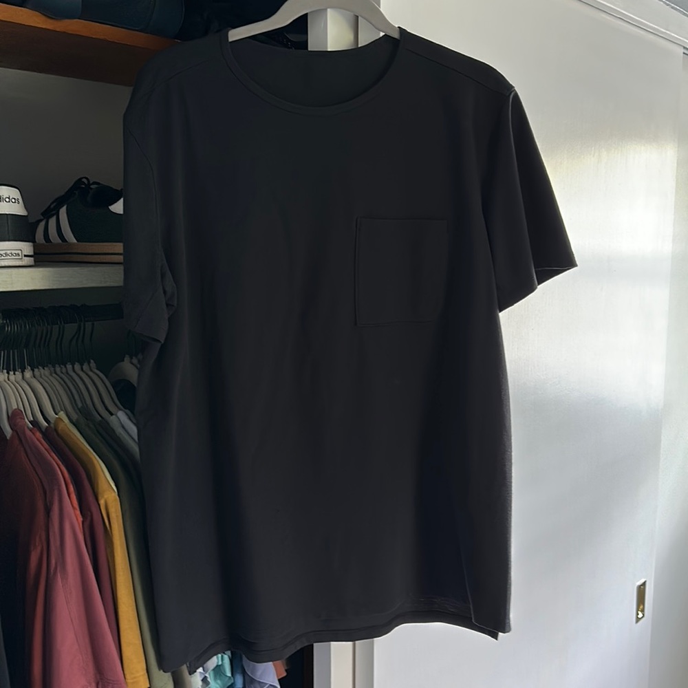 Lululemon Men’s Chest Pocket Relaxed-Fit T-Shirt